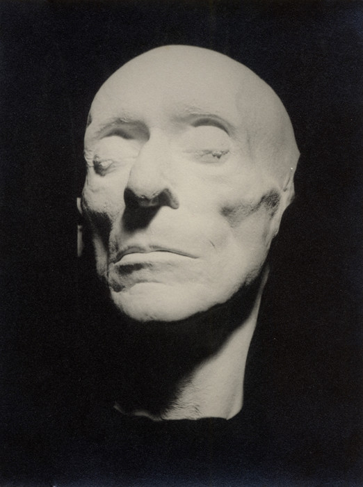 Die Totenmaske