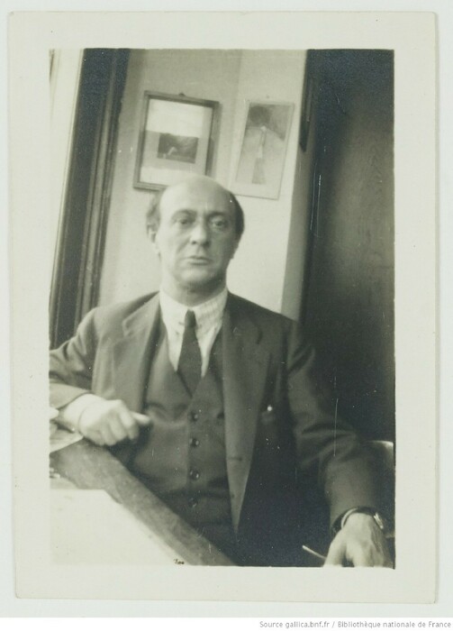 Am Schreibtisch in Mödling (1922)