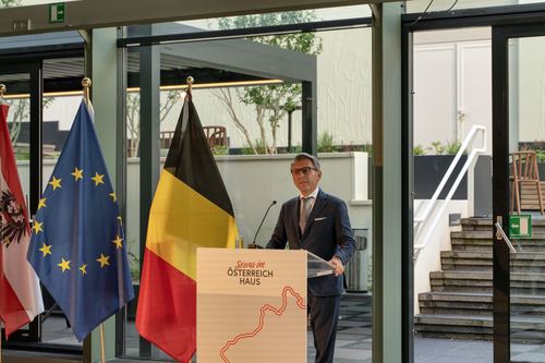 The Schoenberg Games, Brüssel 2026 — Eröffnung