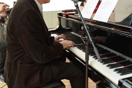 The Schoenberg Games, Brüssel 2026 — Performance & Musik